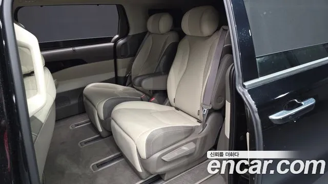 Kia Carnival Generation 4 — Фото автомобиля 18
