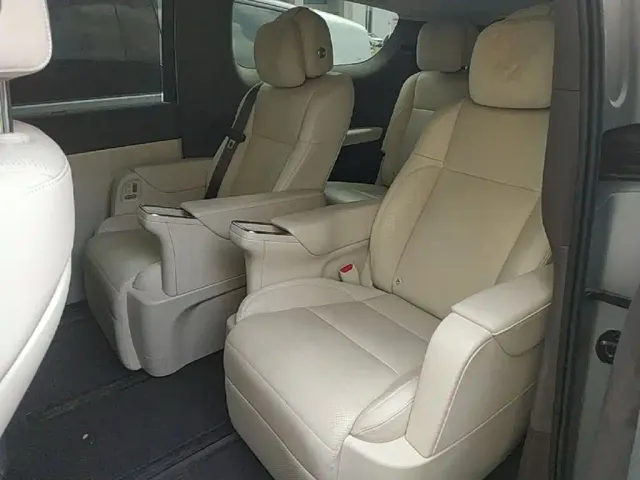 Li Auto MEGA — Фото автомобиля 16