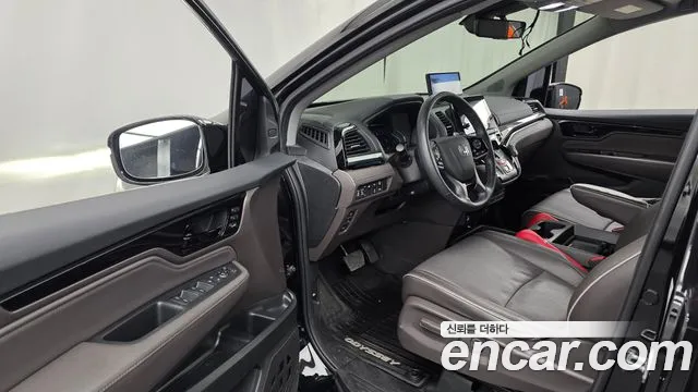 Honda Odyssey — Фото автомобиля 15