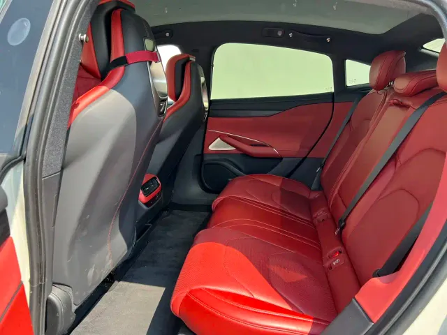 Xiaomi SU7 — Фото автомобиля 6