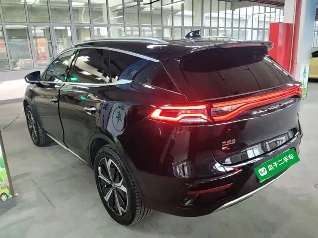 BYD Tang — Фото автомобиля 4