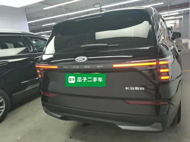 Ford Edge — Фото автомобиля 5
