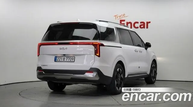 Kia Canival Новый Carnival 4 поколение Бензин 9 мест Noblesse — Фото автомобиля 4