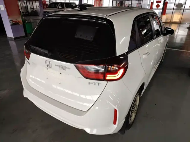 Honda Fit — Фото автомобиля 6