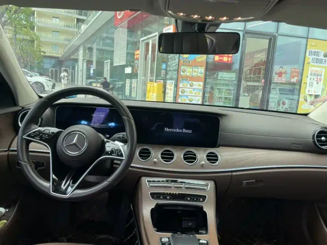 Mercedes-Benz E-Class — Фото автомобиля 6