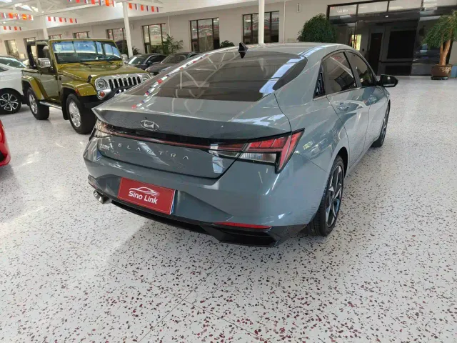 Hyundai Elantra — Фото автомобиля 23