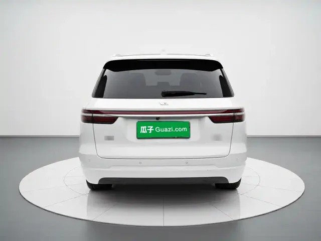 Li Auto ONE — Фото автомобиля 5