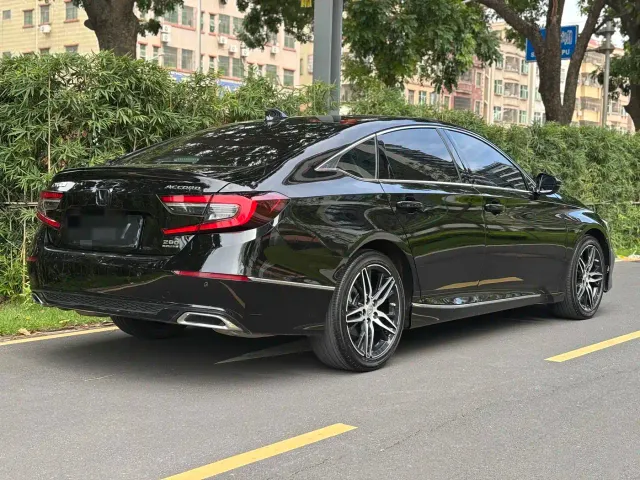 Honda Accord — Фото автомобиля 6
