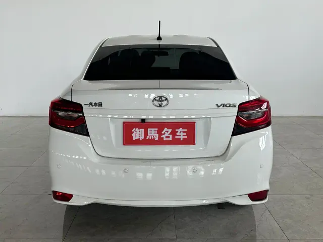 Toyota Vios — Фото автомобиля 5
