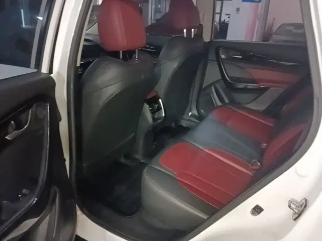 Dongfeng Fengshen AX7 — Фото автомобиля 16