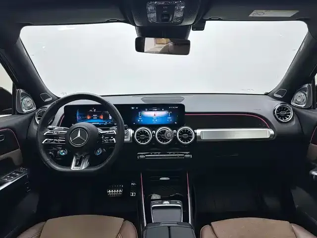 Mercedes-Benz GLB AMG — Фото автомобиля 12