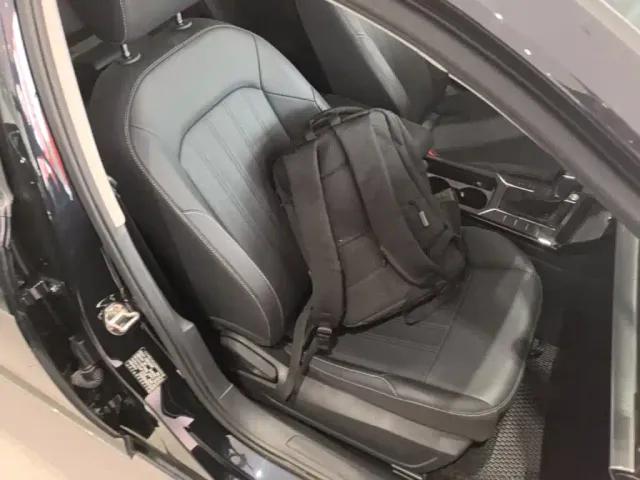 Volkswagen Passat 2025 Outstanding 280TSI Business Edition — Фото автомобиля 24
