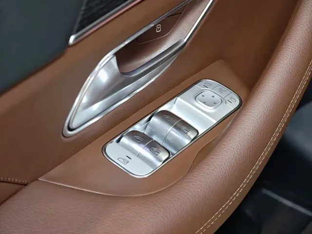 Mercedes-Benz GLE-Class — Фото автомобиля 28