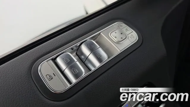 Mercedes-Benz G-Class — Фото автомобиля 25