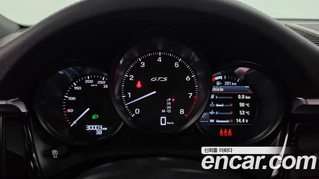 Porsche Macan — Фото автомобиля 8