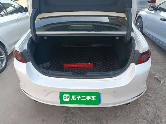 Mazda Axela — Фото автомобиля 18
