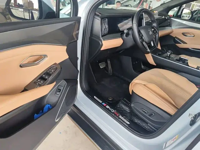 BYD Song L DM-i — Фото автомобиля 15