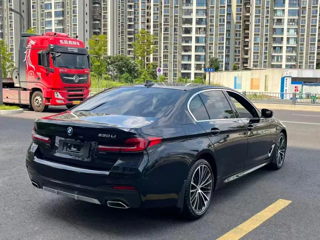 BMW 5 Series — Фото автомобиля 7