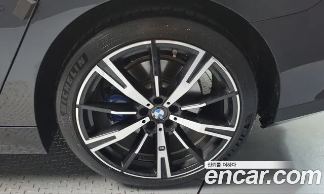 BMW 5 Series — Фото автомобиля 6