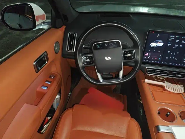 Li Auto L7 — Фото автомобиля 2
