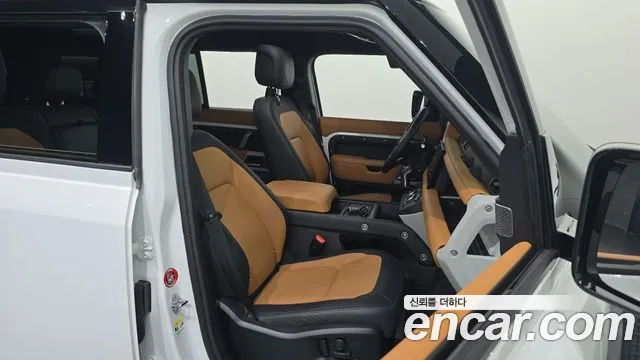 Land Rover Defender — Фото автомобиля 22