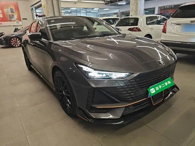 Changan UNI-V — Фото автомобиля 3