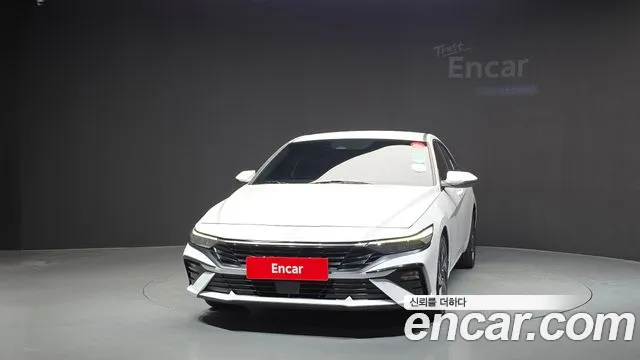 Hyundai Avante CN7 — Фото автомобиля 3