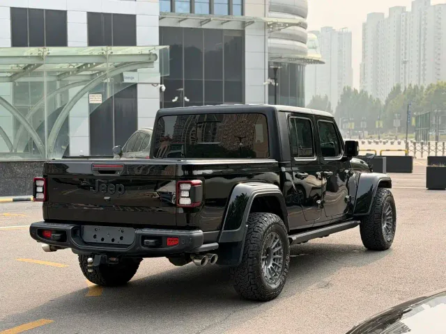Jeep Gladiator — Фото автомобиля 12