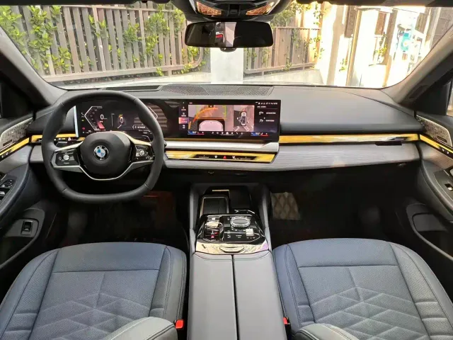 BMW 5 Series — Фото автомобиля 9