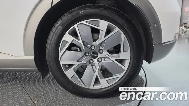 Genesis GV60 — Фото автомобиля 6