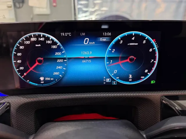 Mercedes-Benz A-Class — Фото автомобиля 3