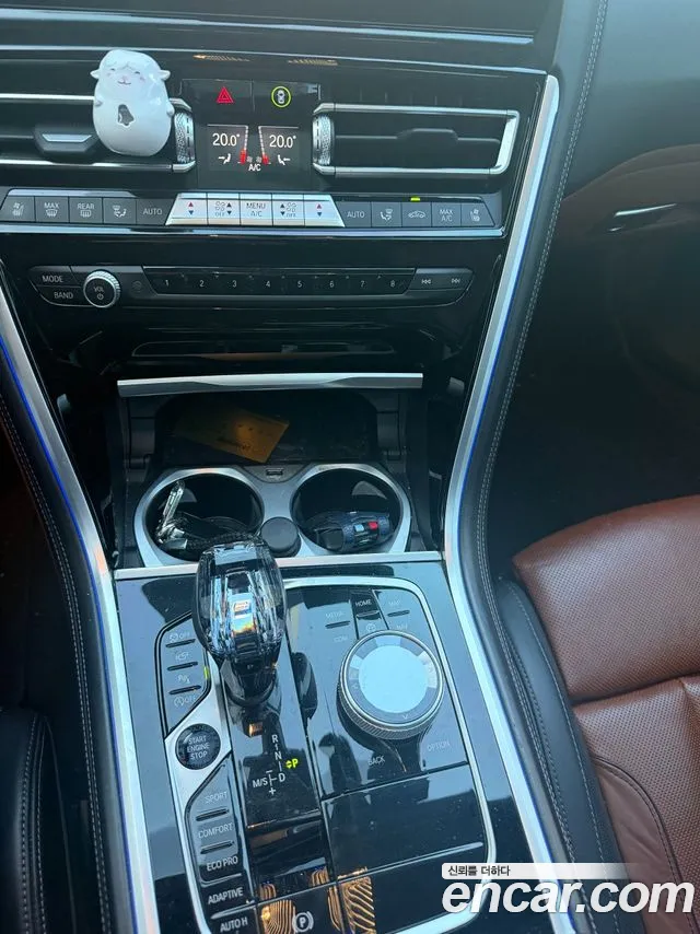 BMW 8 Series G15 — Фото автомобиля 9