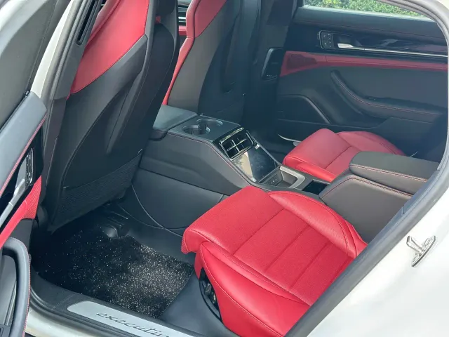 Porsche Panamera — Фото автомобиля 11