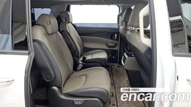 Kia Carnival Generation 4 — Фото автомобиля 18