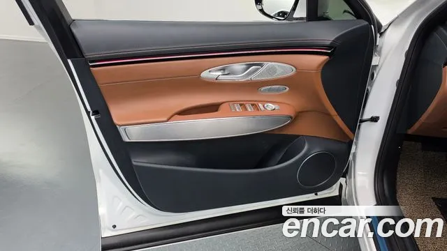 Genesis GV70 — Фото автомобиля 13