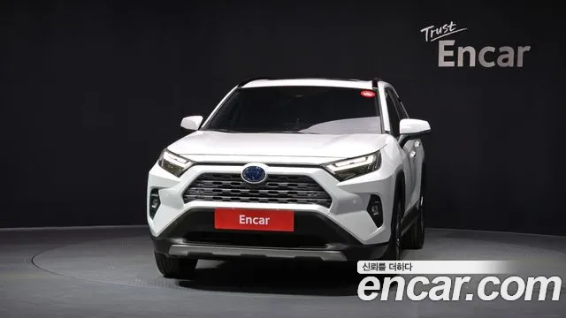 Toyota RAV4 — Фото автомобиля 3