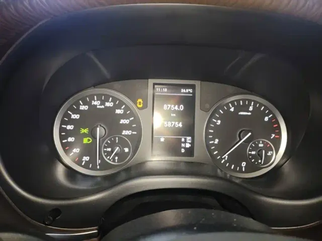 Mercedes-Benz Vito 2021 2.0T Business Edition 7-seater — Фото автомобиля 11
