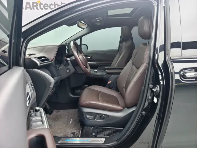 Toyota Sienna — Фото автомобиля 8