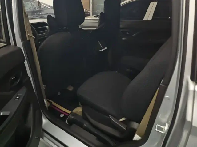 Wuling Hongguang — Фото автомобиля 16