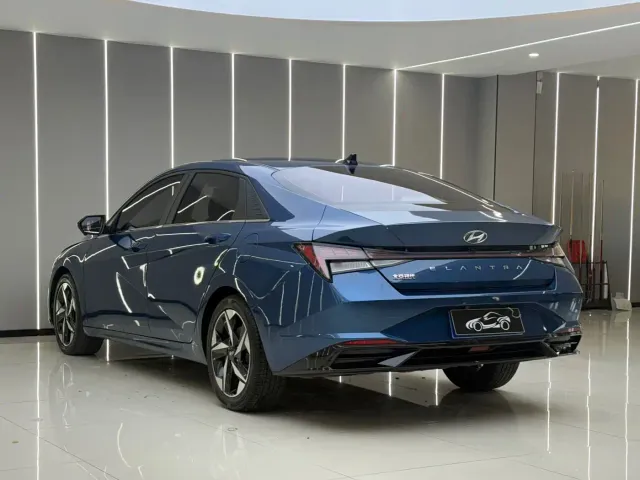 Hyundai Elantra — Фото автомобиля 18