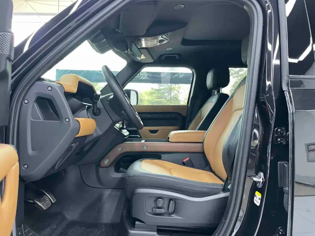 Land Rover Defender — Фото автомобиля 18