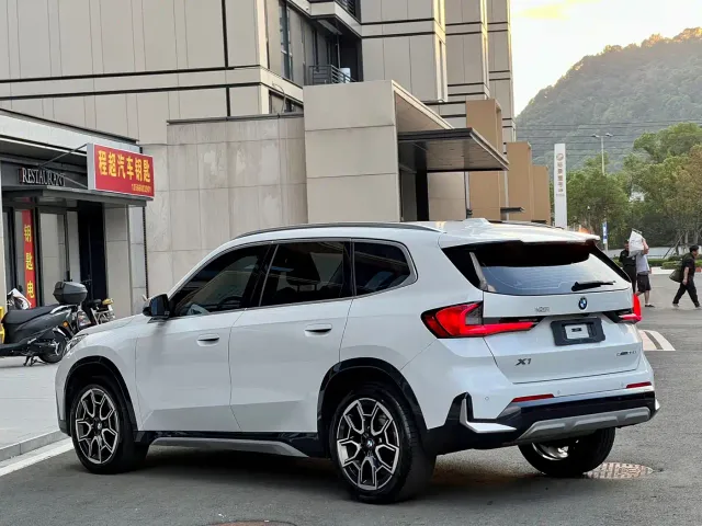 BMW X1 — Фото автомобиля 5