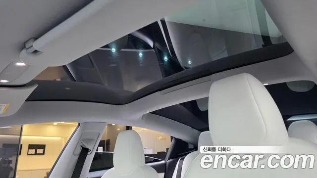 Tesla Model 3 — Фото автомобиля 16