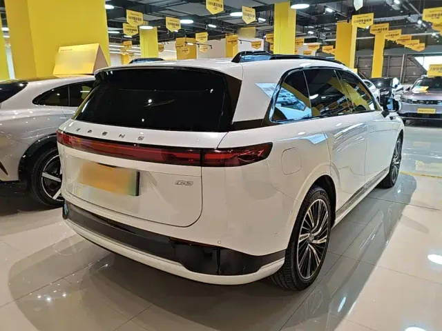 Xpeng G9 — Фото автомобиля 6