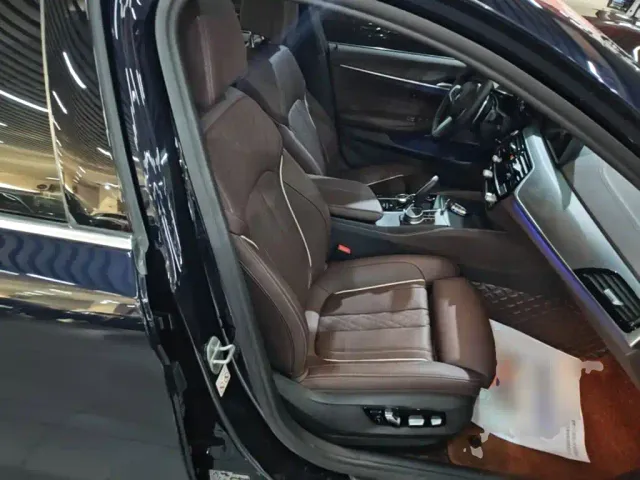 BMW 5 Series — Фото автомобиля 24