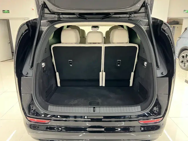 Li Auto MEGA — Фото автомобиля 6
