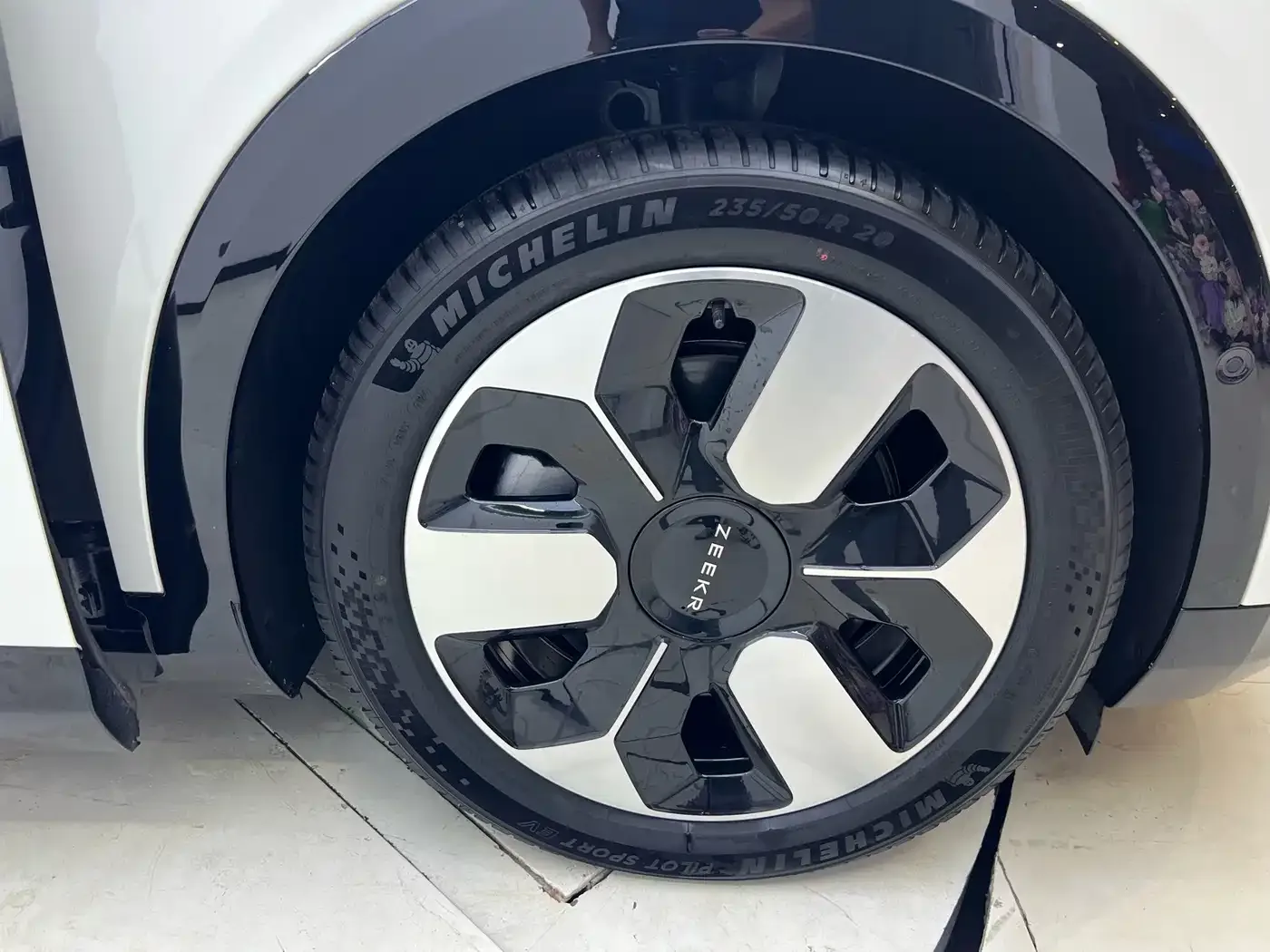 ZEEKR Zeekr MIX 2025 Smart Driving Edition — Фото автомобиля 27