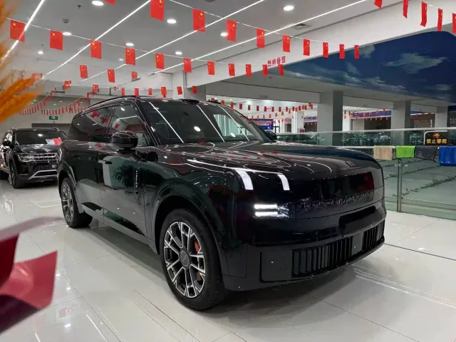 Lynk & Co 900 — Фото автомобиля 3