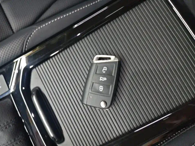 Volkswagen Passat — Фото автомобиля 8