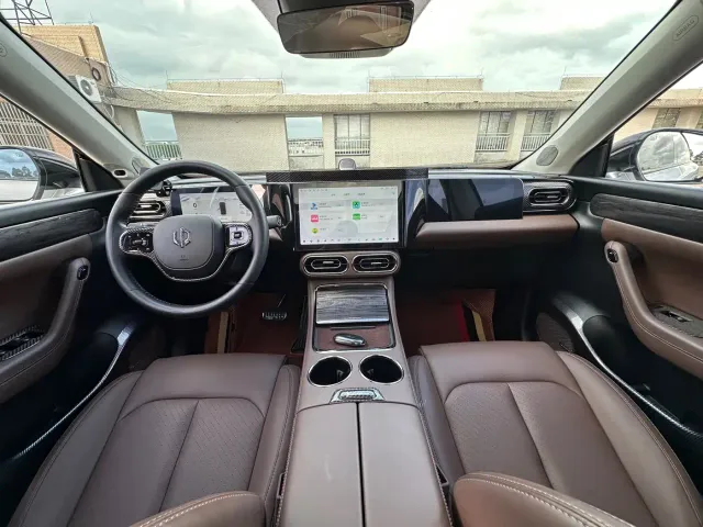 Leapmotor C11 — Фото автомобиля 12